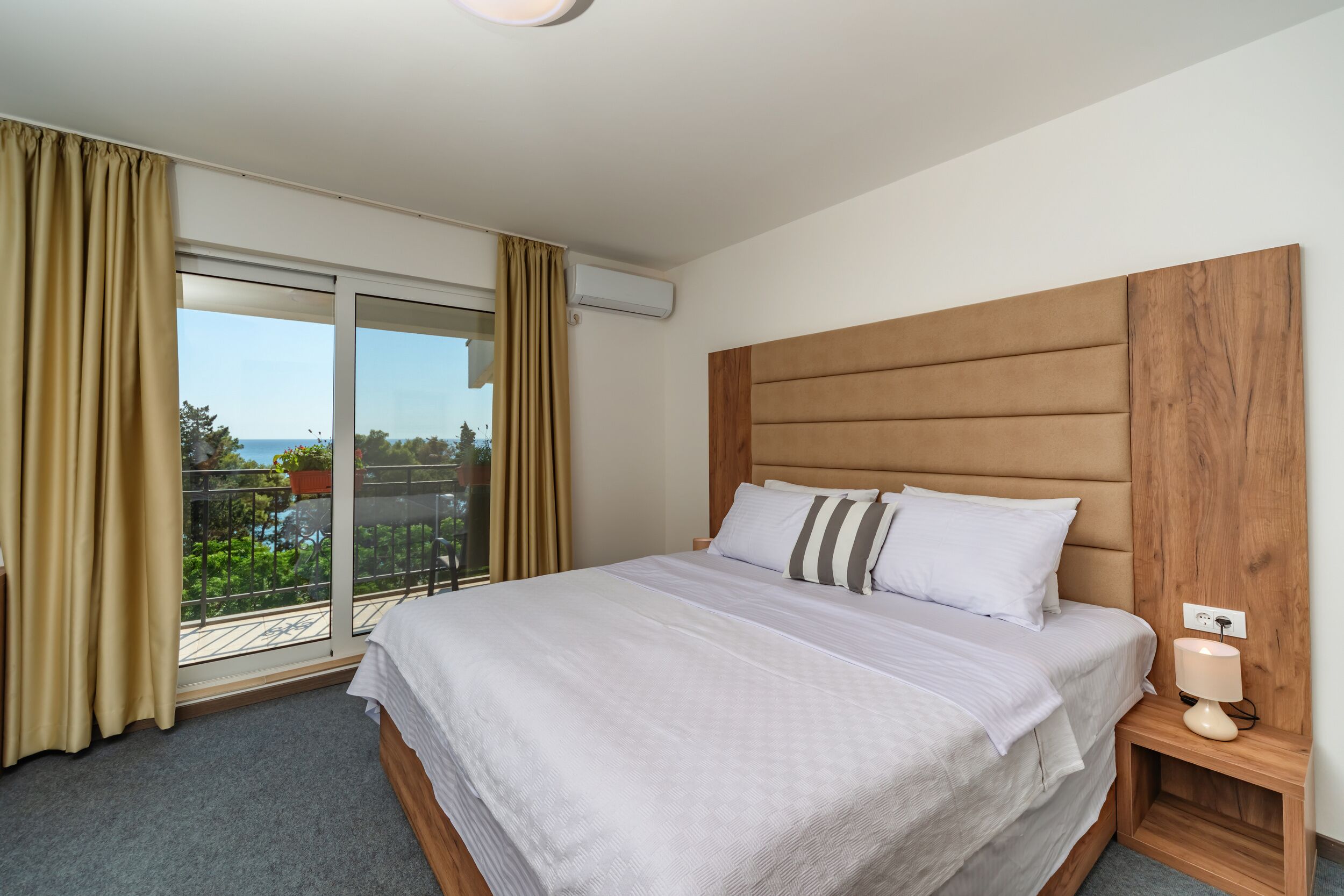 Apartemen Comfort, balkon, pemandangan danau terbatas | Wi-Fi gratis