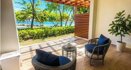 Beachfront Apartment with Full Resort Access