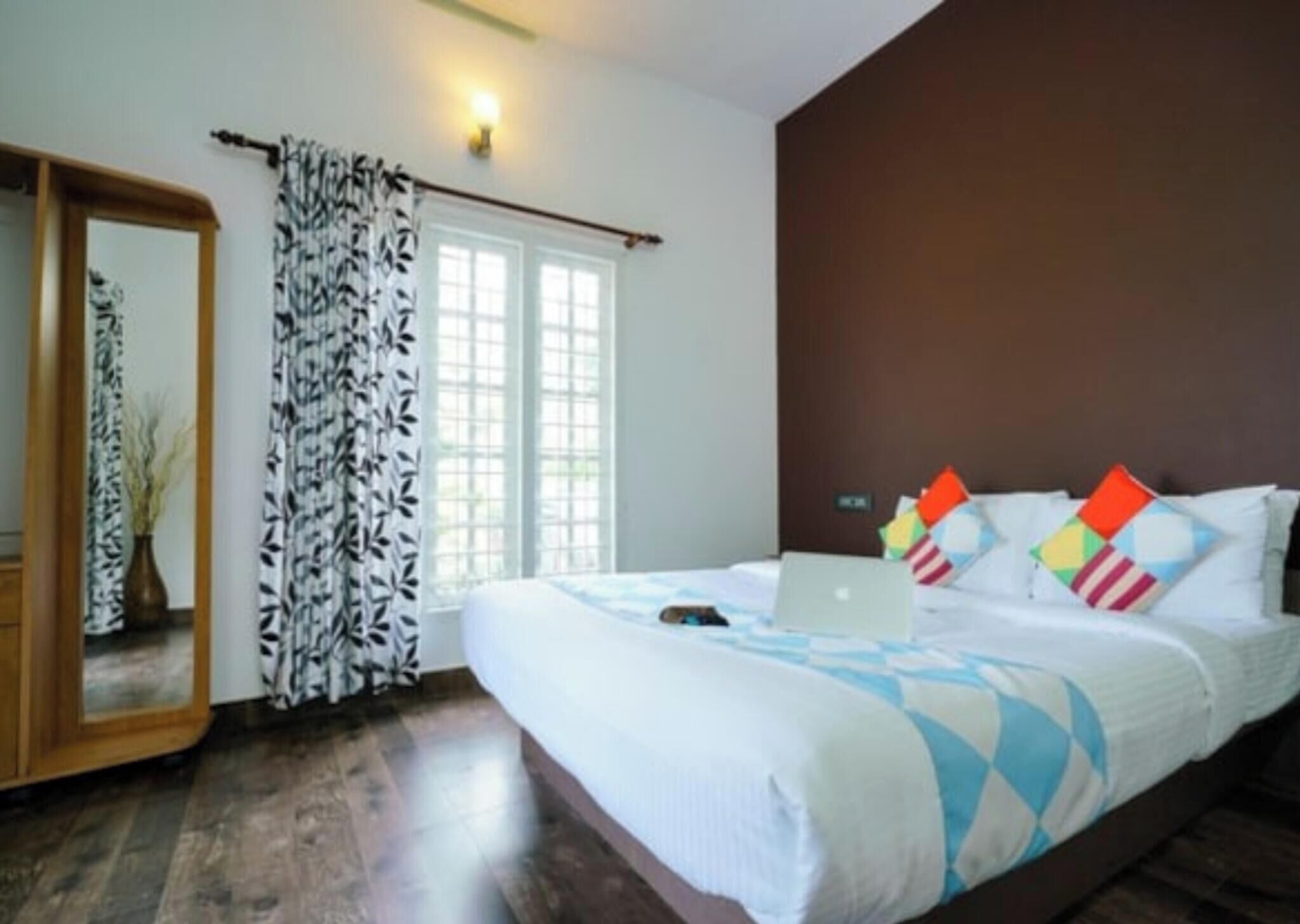 3 chambres, fer et planche à repasser, Wi-Fi, draps fournis