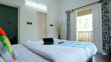 3 habitaciones, tabla de planchar con plancha, wifi y ropa de cama