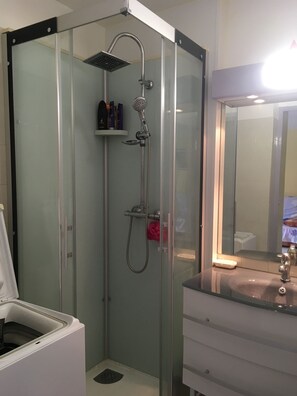 Douche, papier toilette
