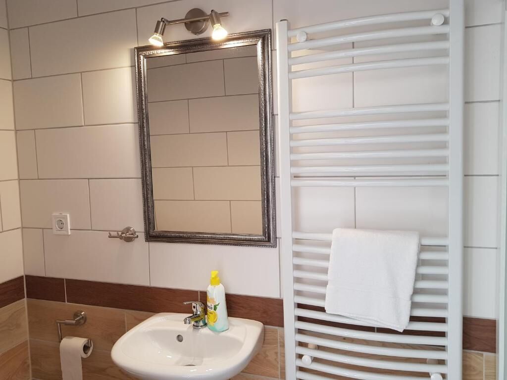 Habitación con 2 camas individuales | Baño