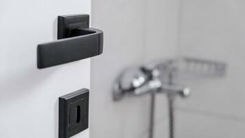 Hand-held showerhead