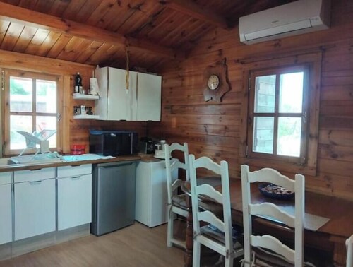 Chalet Nature au Cœur d’une Ferme Équestre près du Lac de Saint-Cassien