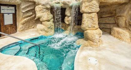 Mariners Club Penthouse Unit 335, VRNR Luxury Collection- VRBO Preferred Partner