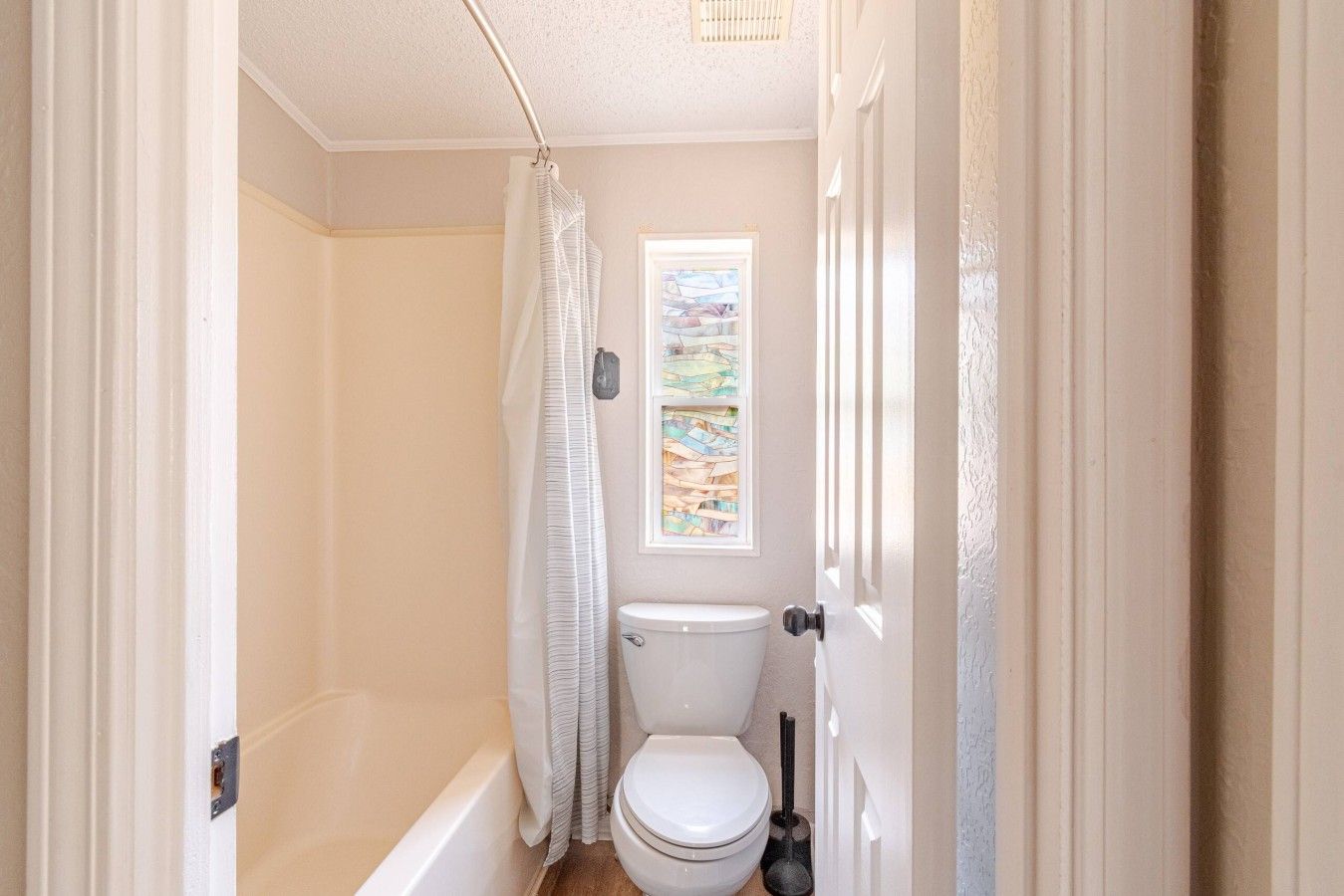 30-second-guest-bathroom-tub