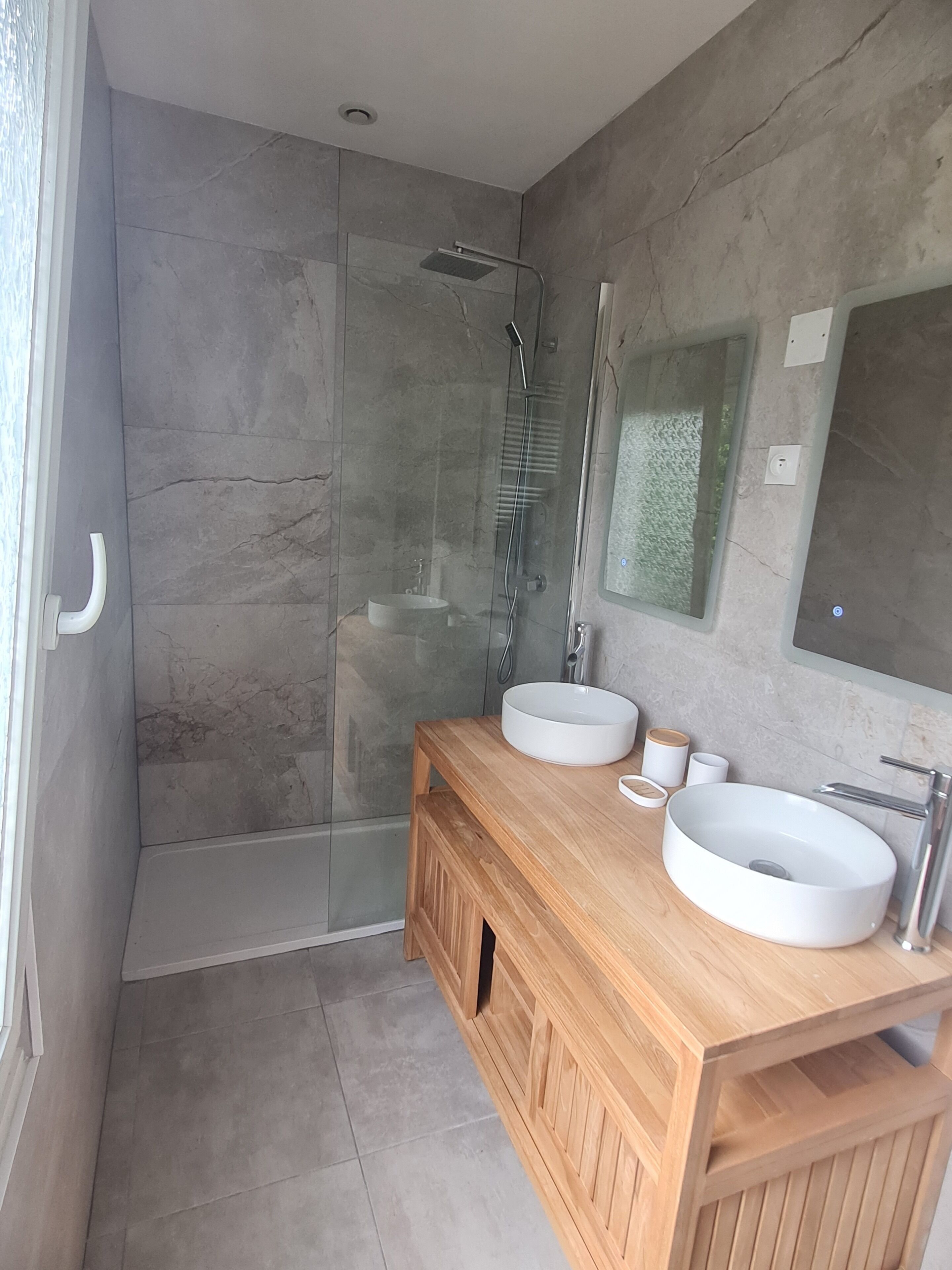 Shower, towels, toilet paper