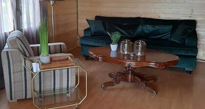 Cabin Sleeps 4 With Hot Tub and Garden