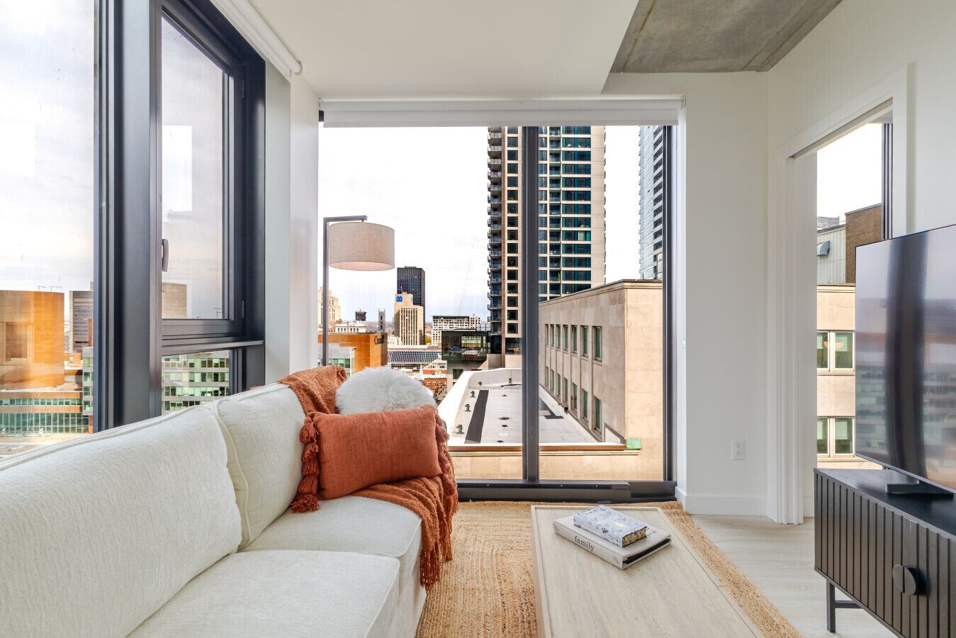 Urban Prestige Apartment | Free Parking & Pool - 