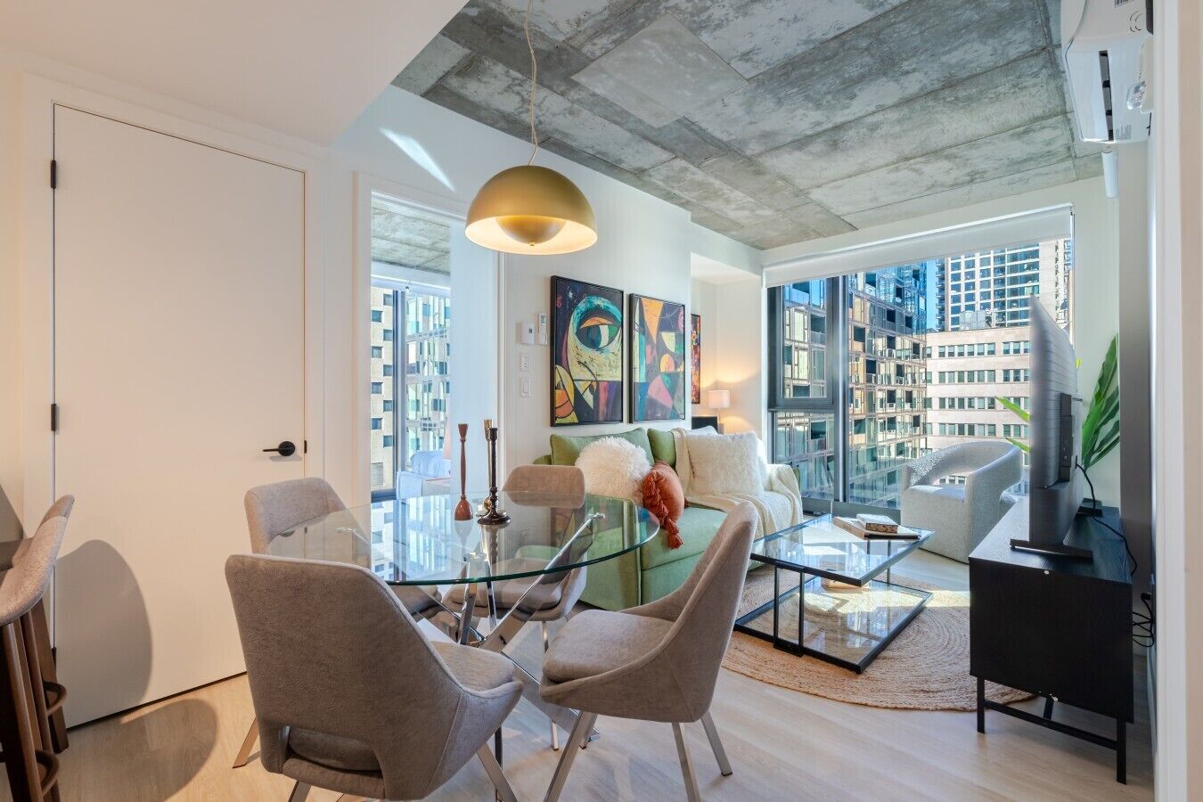 Executive Apartment | Free Parking & Pool - 