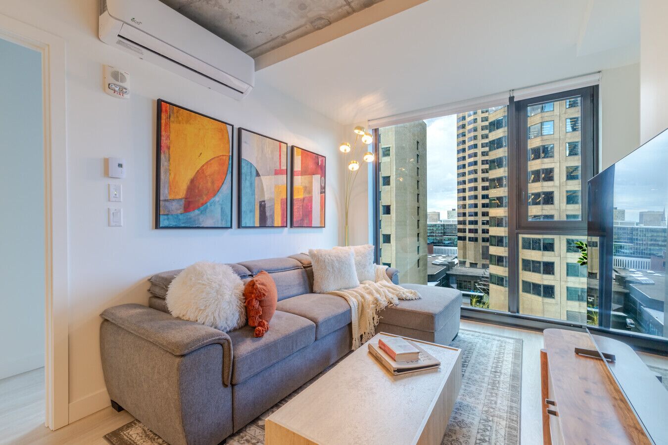 Downtown Prestige | Free Parking - Montreal