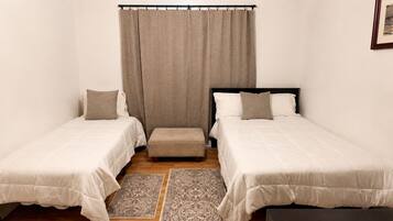2 bedrooms, iron/ironing board, internet, bed sheets
