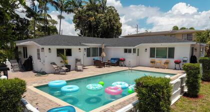 Social Studio · Pool · Beach · FLL Airport · Hard Rock · FIFA 2026 · Sleeps 3