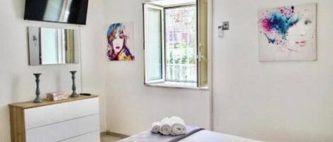 2 chambres, fer et planche Ă repasser, Wi-Fi, literie fournie