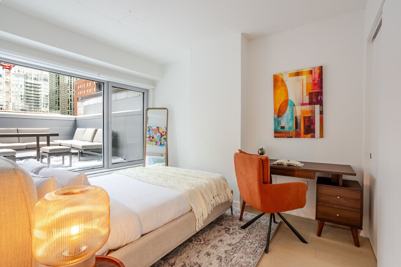 Iron/ironing board, WiFi, bed sheets