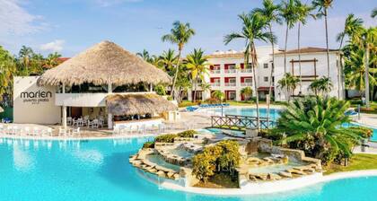 Spacious Tropical Apartment with Full Resort Access