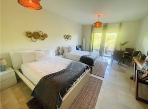 1 chambre, fer et planche à repasser, Wi-Fi, draps fournis