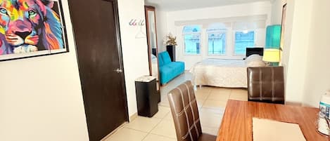 1 habitación, internet y ropa de cama