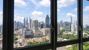 Standard Apartment, City View | Bahagian dalam