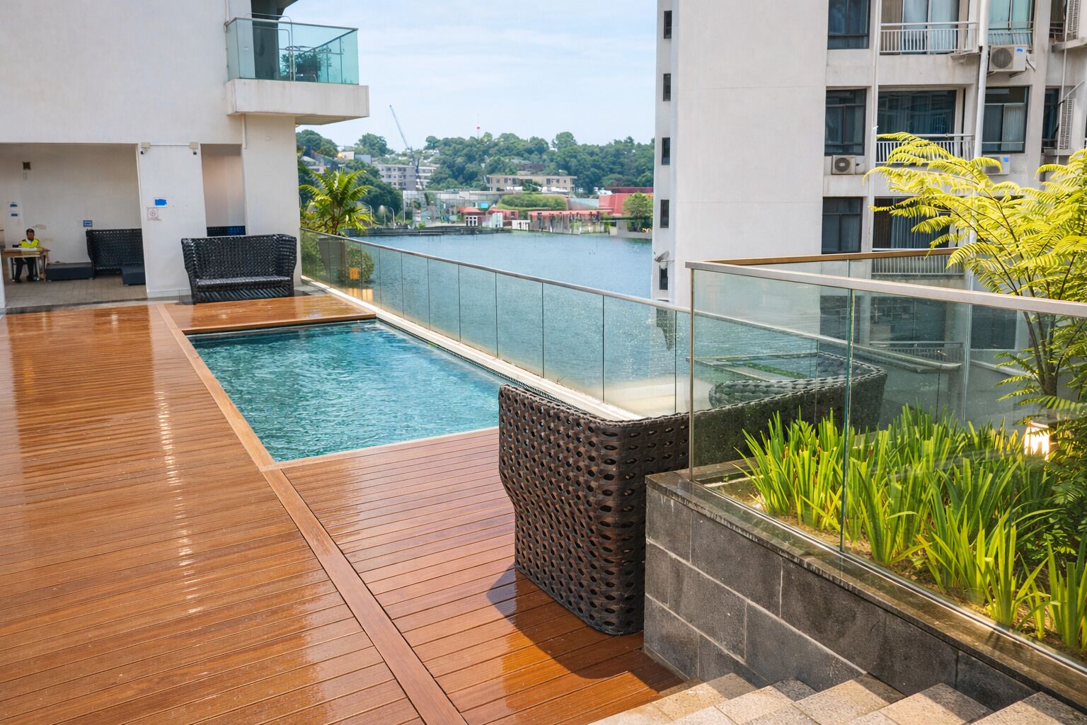2 outdoor pools