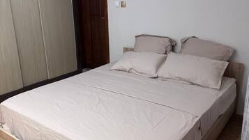 1 bedroom, iron/ironing board, WiFi, bed sheets