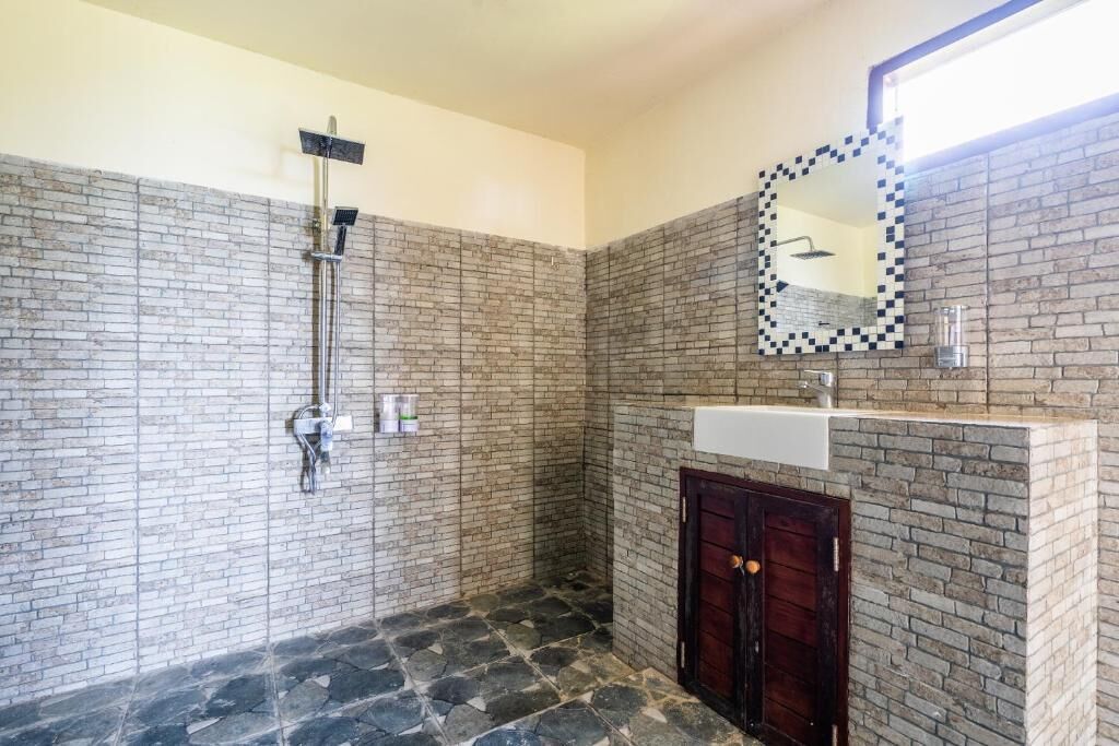 Standard Room | Bathroom
