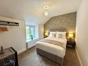 Room - Luxury 5-Bed Retreat Near Bath & Bristol-Sleeps 10 (Keynsham)