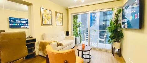 Basic Apartment | Living area