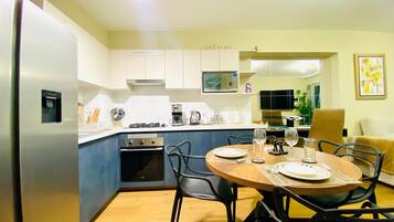 Basic Apartment | Private kitchen | Microwave, stovetop, dishwasher, toaster