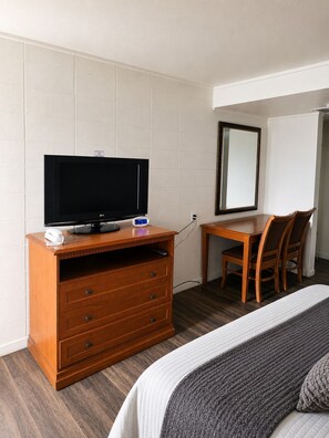 Chambre Deluxe, 1 très grand lit, non-fumeur, réfrigérateur