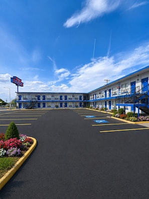 Exterior - Budget Inn Ontario (Ontario)