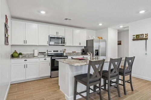 Private Getaway Near Verrado, Golf & Desert Trails