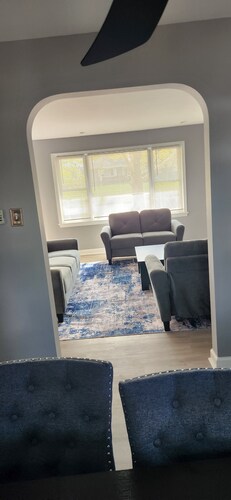 3-bedroom house near DC(pets OK) 