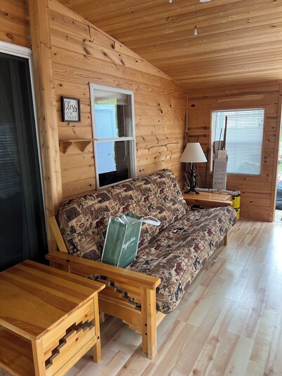 Cozy 2-bedroom cabin on Cass Lake. Walking distance to the marina.