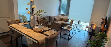 2 bedrooms, iron/ironing board, free wired internet, bed sheets