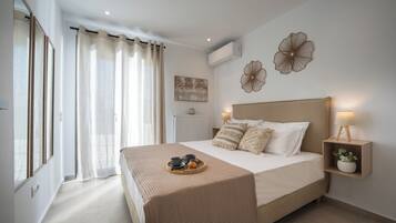 Luxury Villa, Pool View | Egyptian cotton sheets, premium bedding, memory foam beds, soundproofing