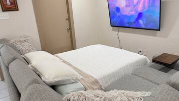 3 quartos, ferros/tábuas de passar roupa, Wi-Fi, roupa de cama