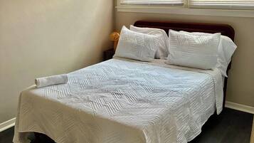 1 bedroom, iron/ironing board, WiFi, bed sheets