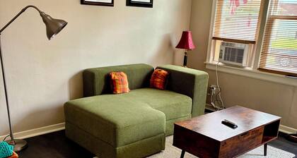 The Retro Nook - cozy studio near Spooky Nook.
