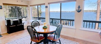 Serene Lake Talquin Waterfront Lakehouse on Forest Border w/ Beautiful Views