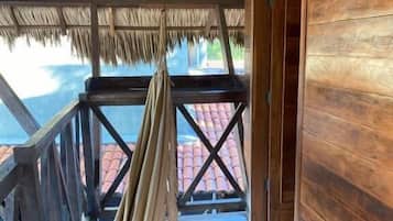 Chalé superior, vista para a piscina | Área da propriedade