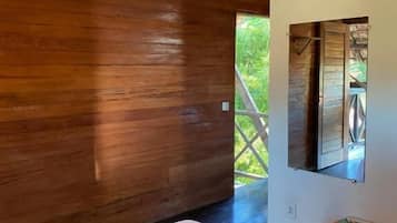 Chalet superior, vistas a la piscina | Wifi gratis