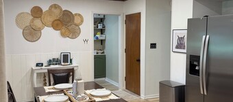 4BR Home - Airport - WPAFB - POOL -Sleeps 7