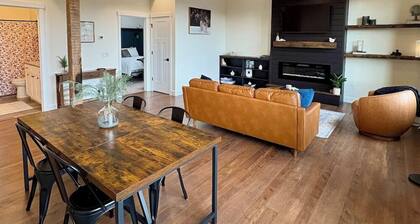 Townsend Broadway Retreat!
Bright, Modern Downtown Townsend Montana Condo