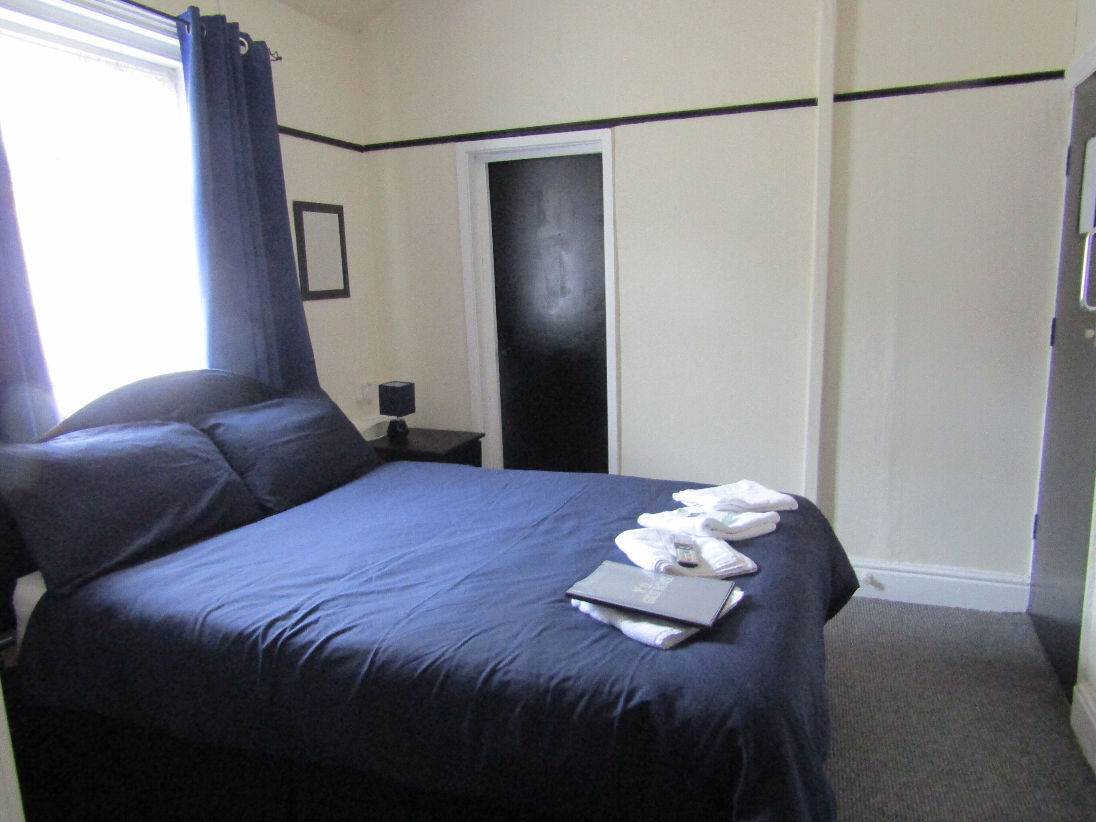 Basic Triple Room | Free WiFi
