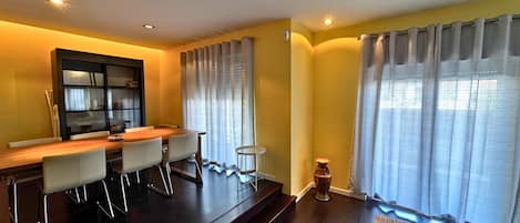 Lägenhet - privat badrum - utsikt mot trädgården (Cascais House - Pool) | Lounge