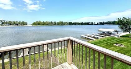 Lake Life Starts Here—w/ Dock, Kayaks & Relaxation