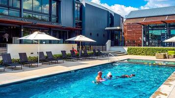 Apartamento, 1 habitación, fumadores, patio | Piscina | Una piscina al aire libre