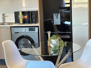 Apartemen, 1 kamar tidur, Boleh Merokok, patio | Tempat makan