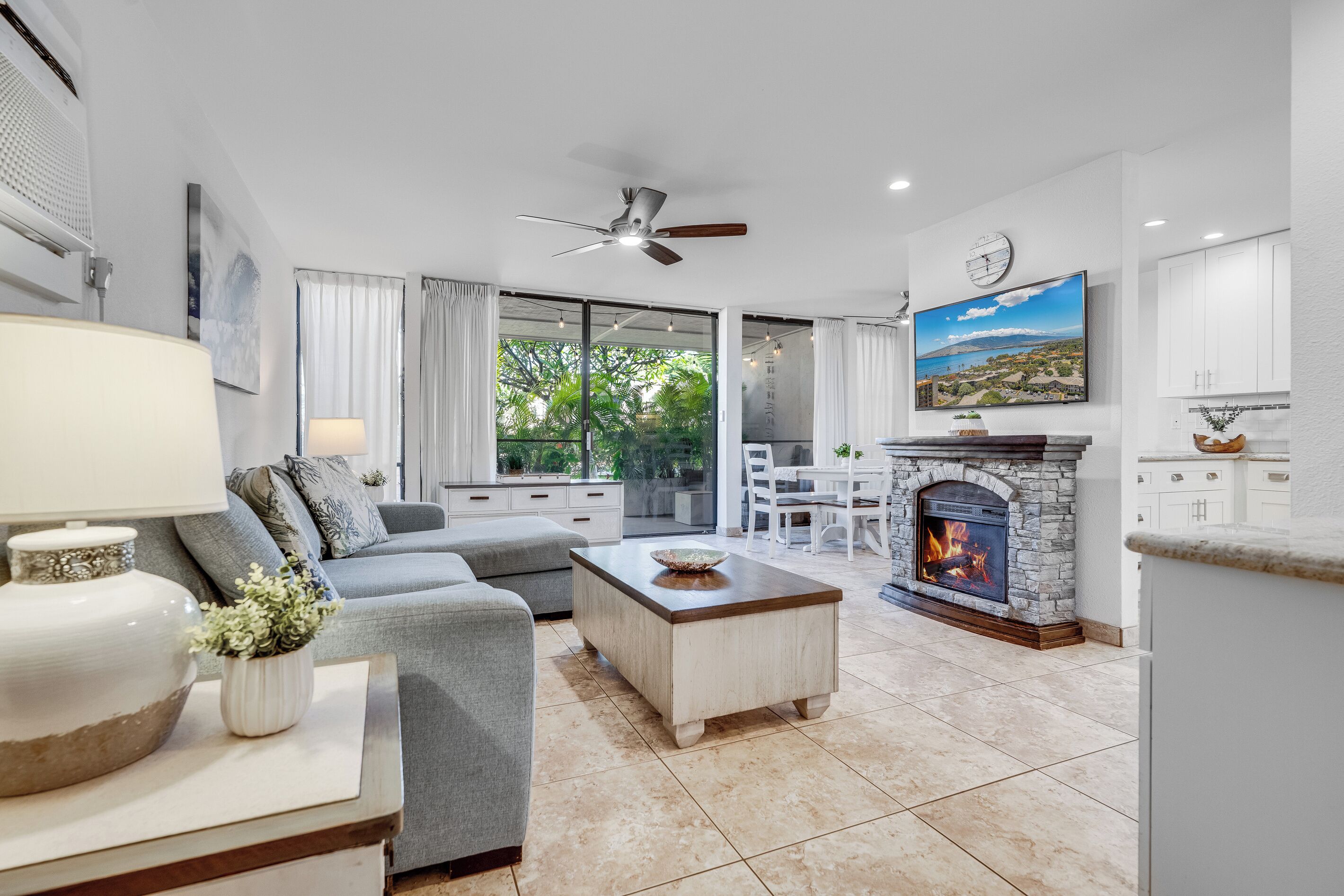 Smart TV, fireplace